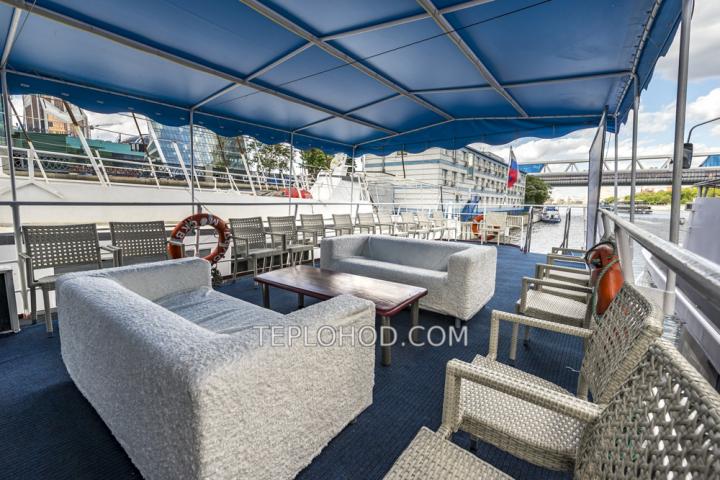 Теплоход “Дельфин”