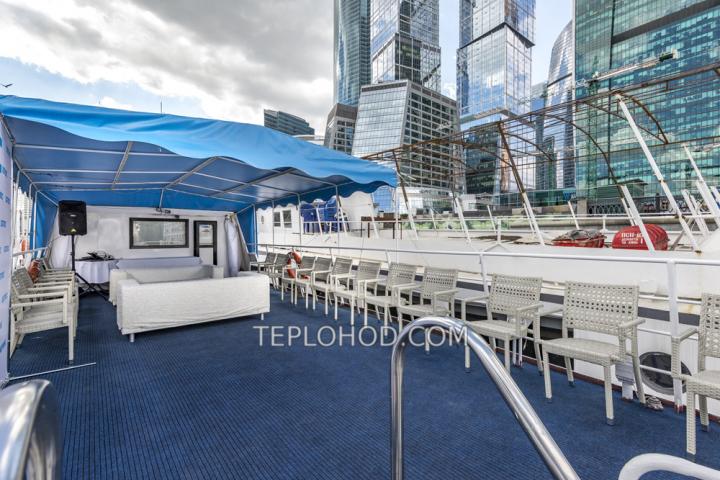 Теплоход “Дельфин”