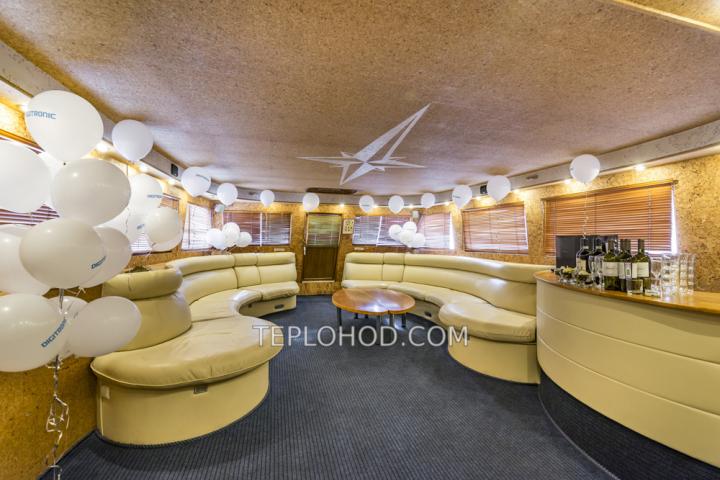 Теплоход “Дельфин”