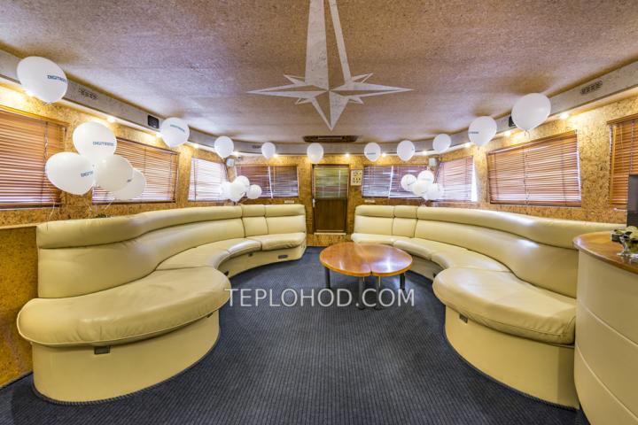 Теплоход “Дельфин”