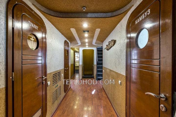 Теплоход “Дельфин”