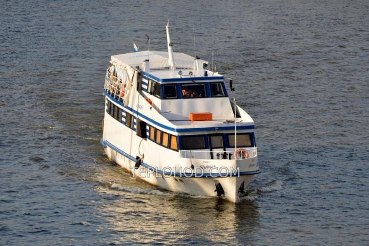 Теплоход “Дельфин”