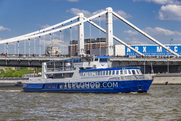 Теплоход “Денис Давыдов”