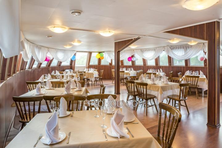 Теплоход “Денис Давыдов”