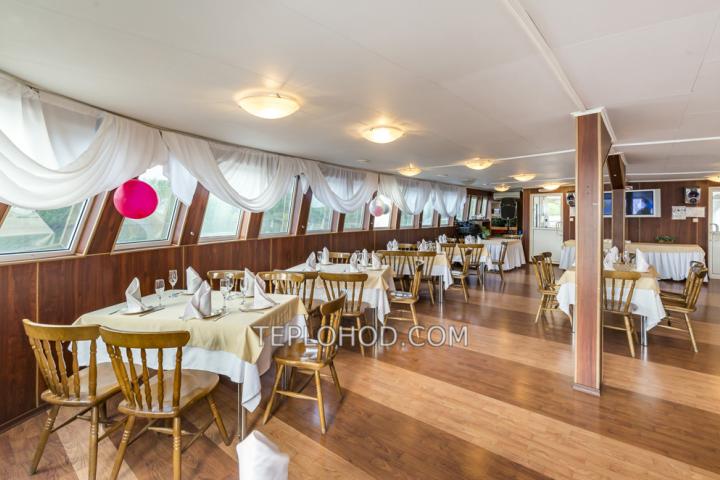 Теплоход “Денис Давыдов”