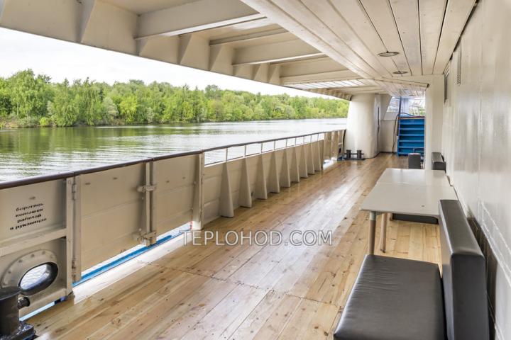 Теплоход “Денис Давыдов”