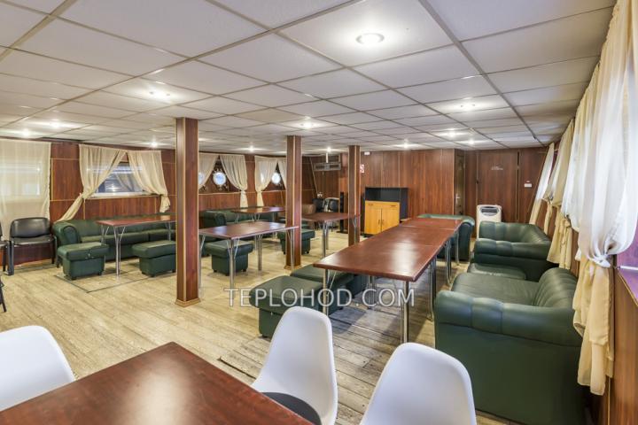 Теплоход “Денис Давыдов”