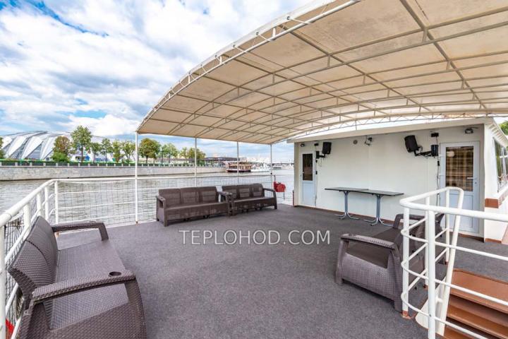 Теплоход “Держава”