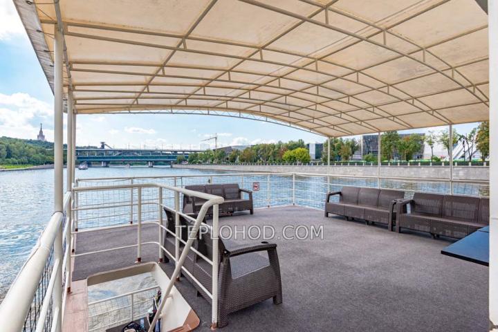 Теплоход “Держава”