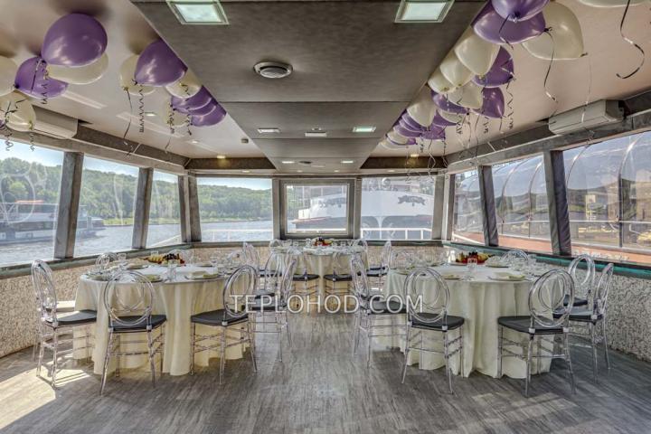 Теплоход “Держава”