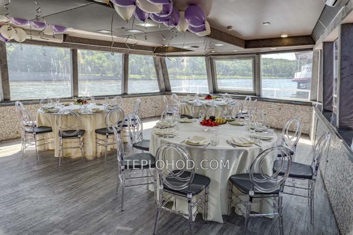 Теплоход “Держава”