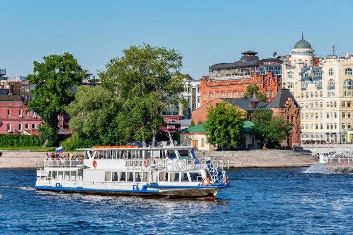 Теплоход “Добрыня”