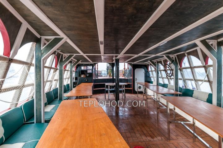 Теплоход “Джон Сильвер”