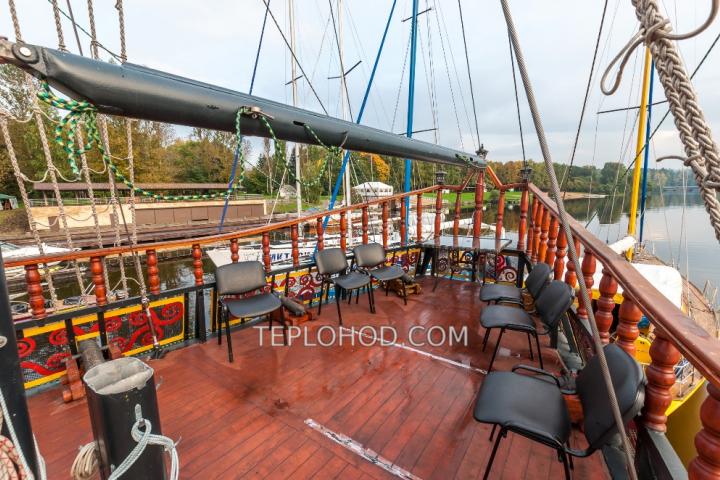 Теплоход “Джон Сильвер”