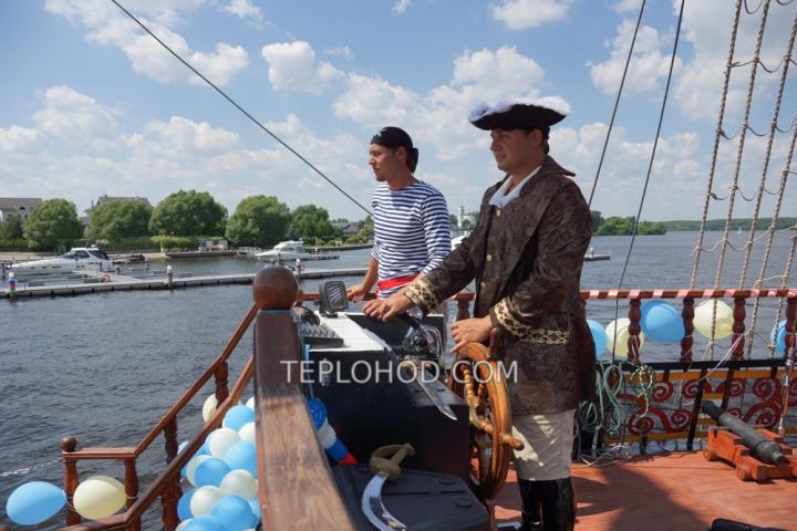 Теплоход “Джон Сильвер”