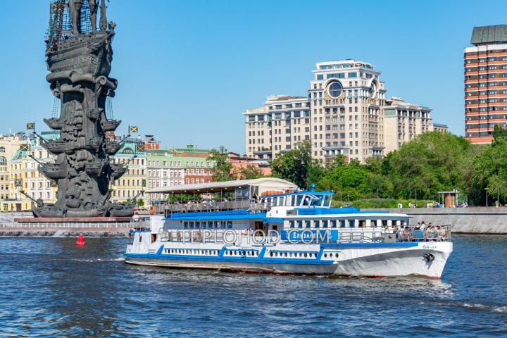 Теплоход “Елизавета”