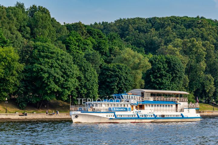 Теплоход “Елизавета”