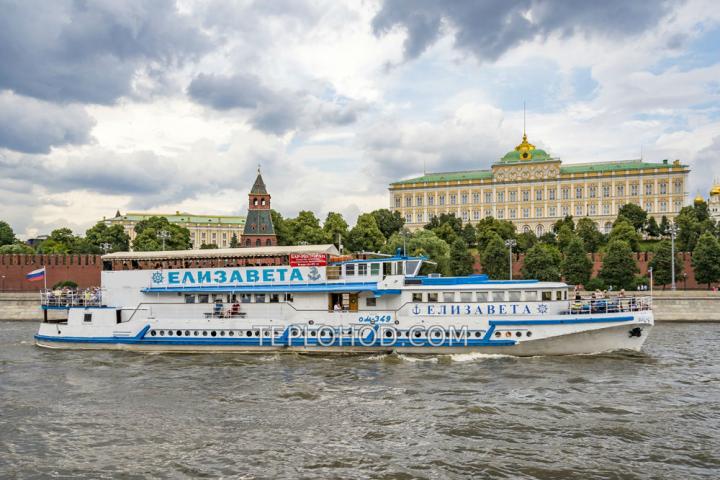 Теплоход “Елизавета”