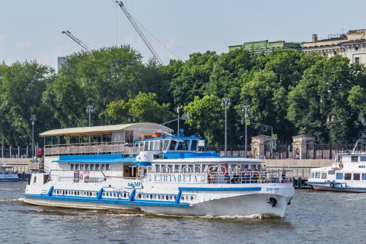 Теплоход “Елизавета”