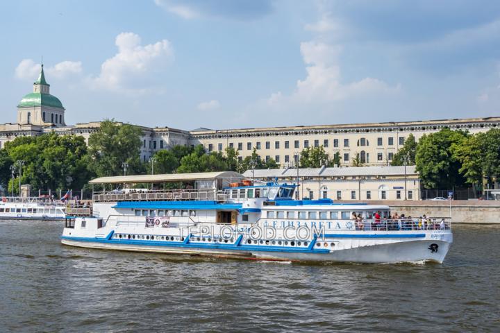 Теплоход “Елизавета”