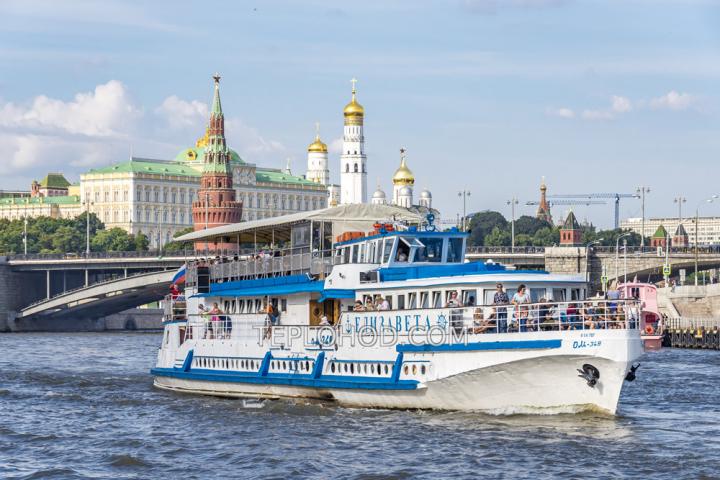 Теплоход “Елизавета”