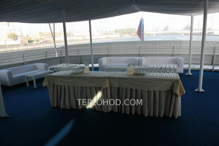 Теплоход “Федор Ушаков”