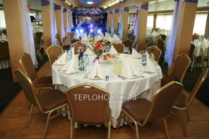 Теплоход “Федор Ушаков”