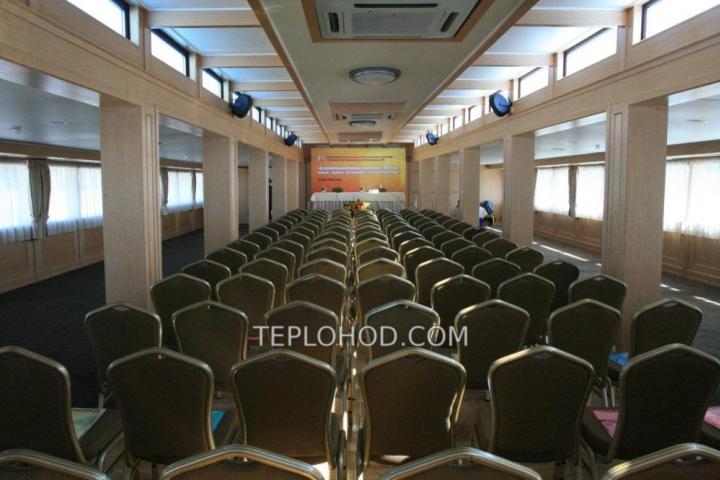 Теплоход “Федор Ушаков”