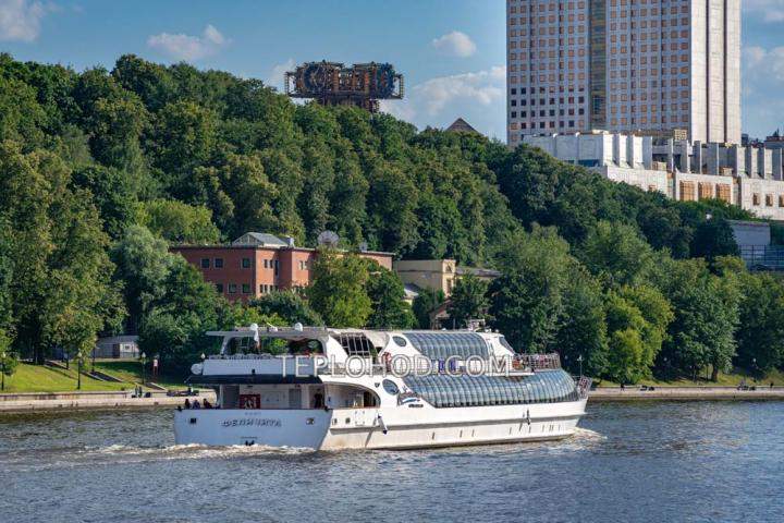 Теплоход “Феличита”