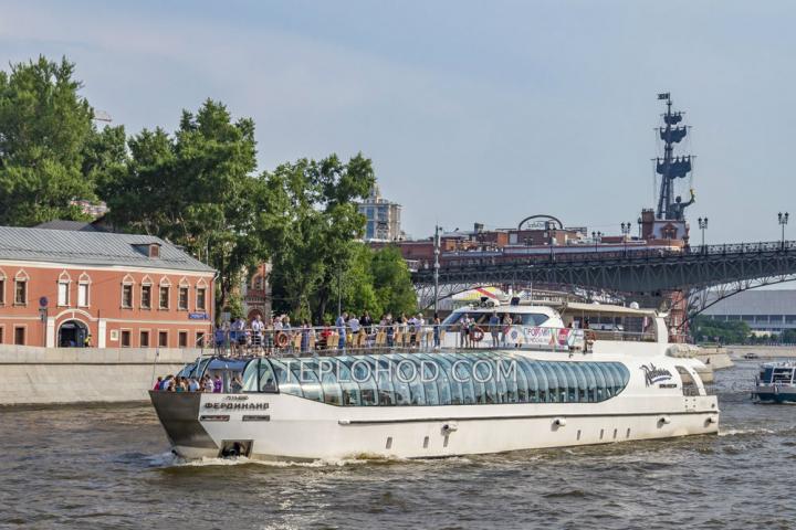 Теплоход “Фердинанд”