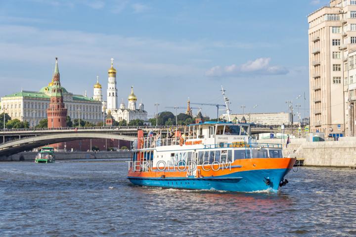 Теплоход «Франц Лефорт»