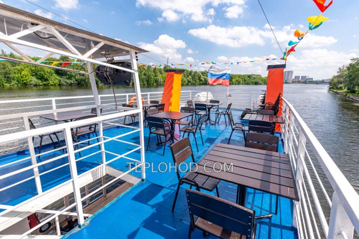 Теплоход «Франц Лефорт»