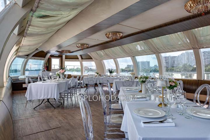 Теплоход “Гнездо Глухаря”