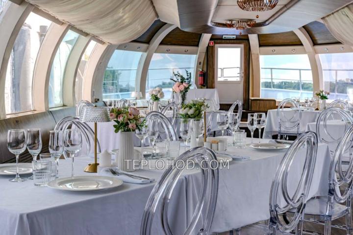 Теплоход “Гнездо Глухаря”