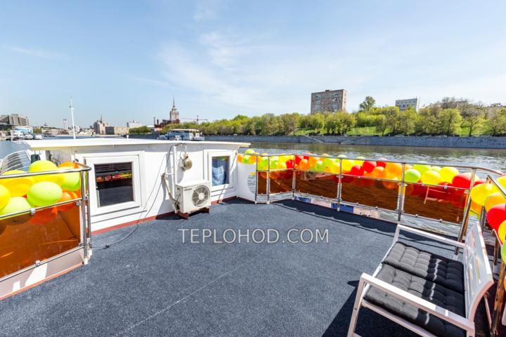 Теплоход “Гнездо Глухаря”