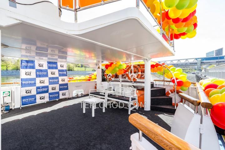 Теплоход “Гнездо Глухаря”