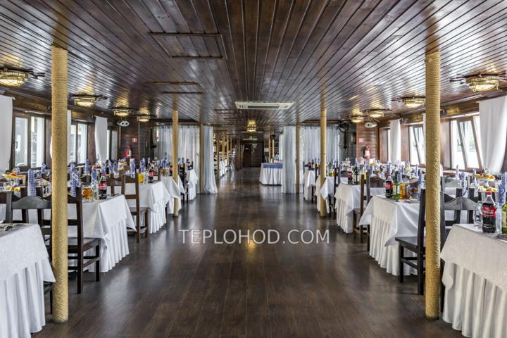 Теплоход “Гжель”