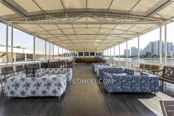 Теплоход “Гжель”