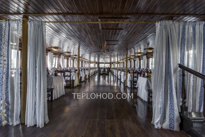 Теплоход “Гжель”