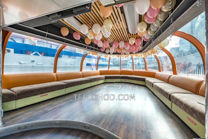 Теплоход “Император”