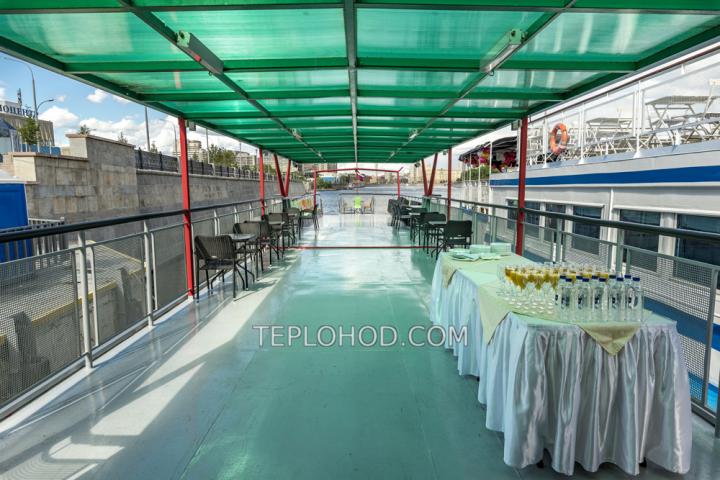 Теплоход “Император”