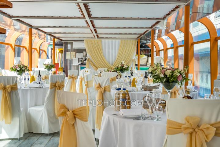 Теплоход “Император”