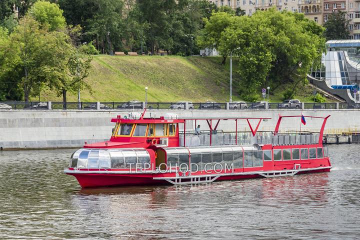 Теплоход “Император”