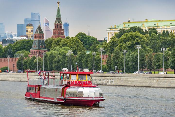 Теплоход “Император”