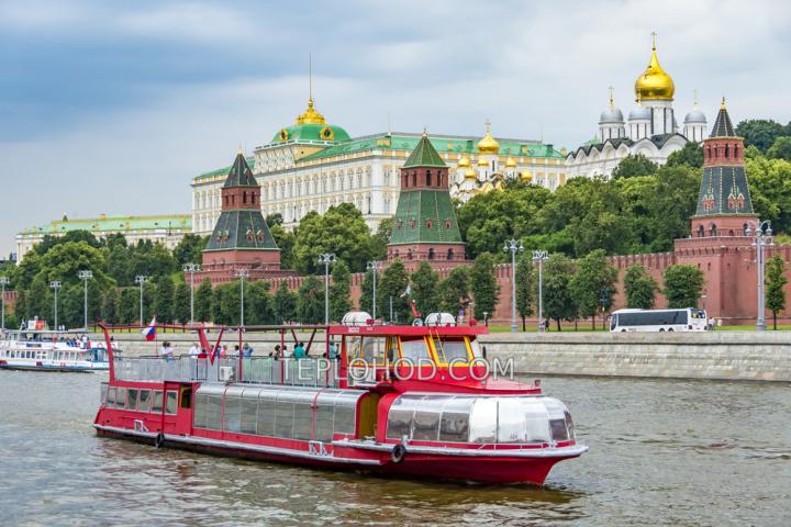 Теплоход “Император”