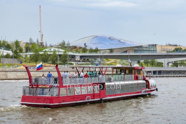 Теплоход “Император”