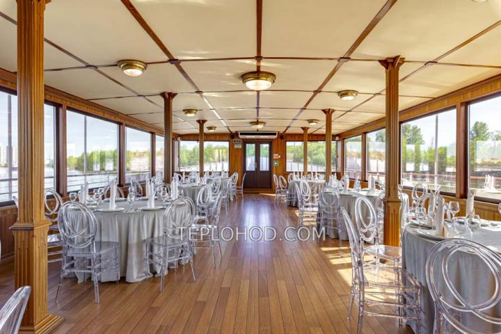 Теплоход “Императрица”