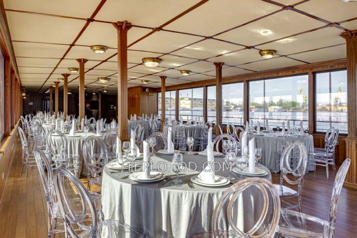 Теплоход “Императрица”