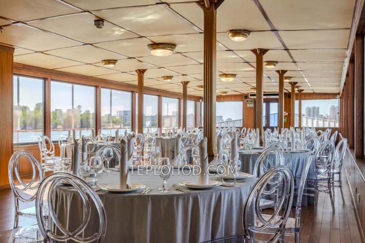 Теплоход “Императрица”