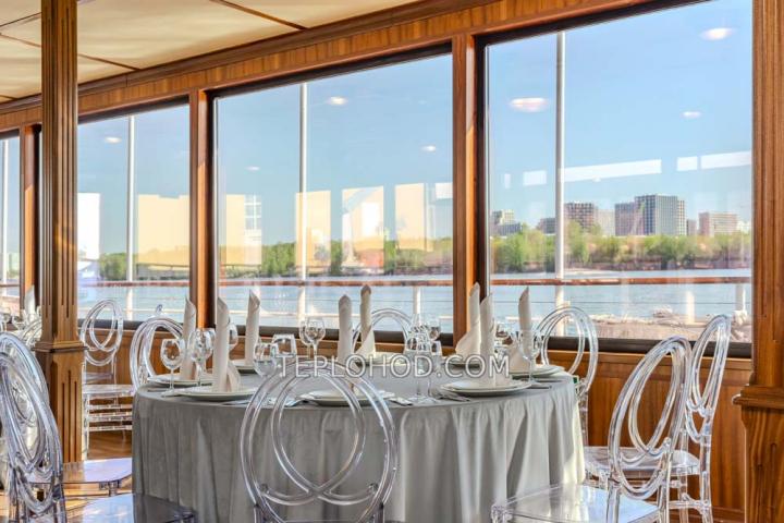 Теплоход “Императрица”